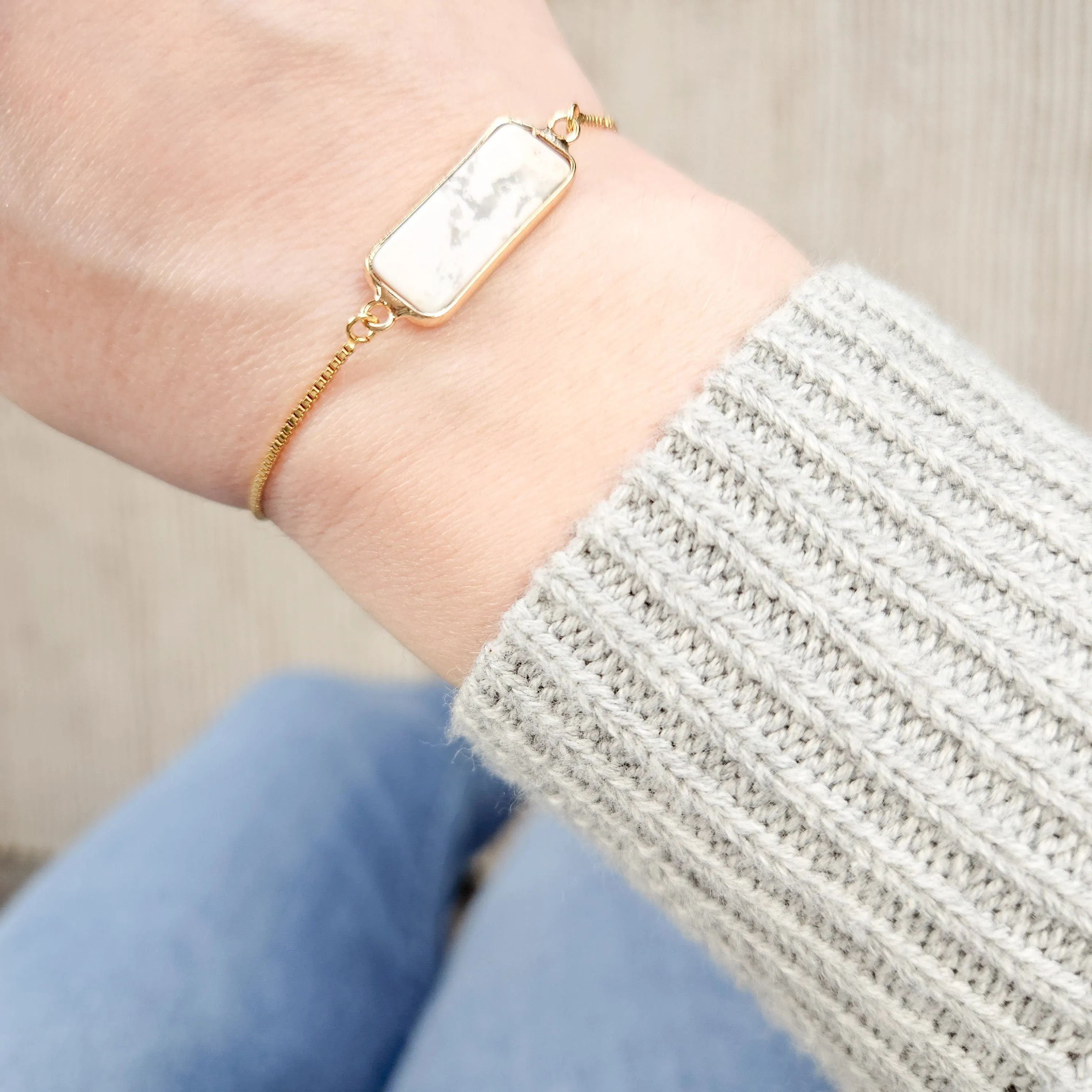 Adjustable Bar Bracelet with Howlite Crystal