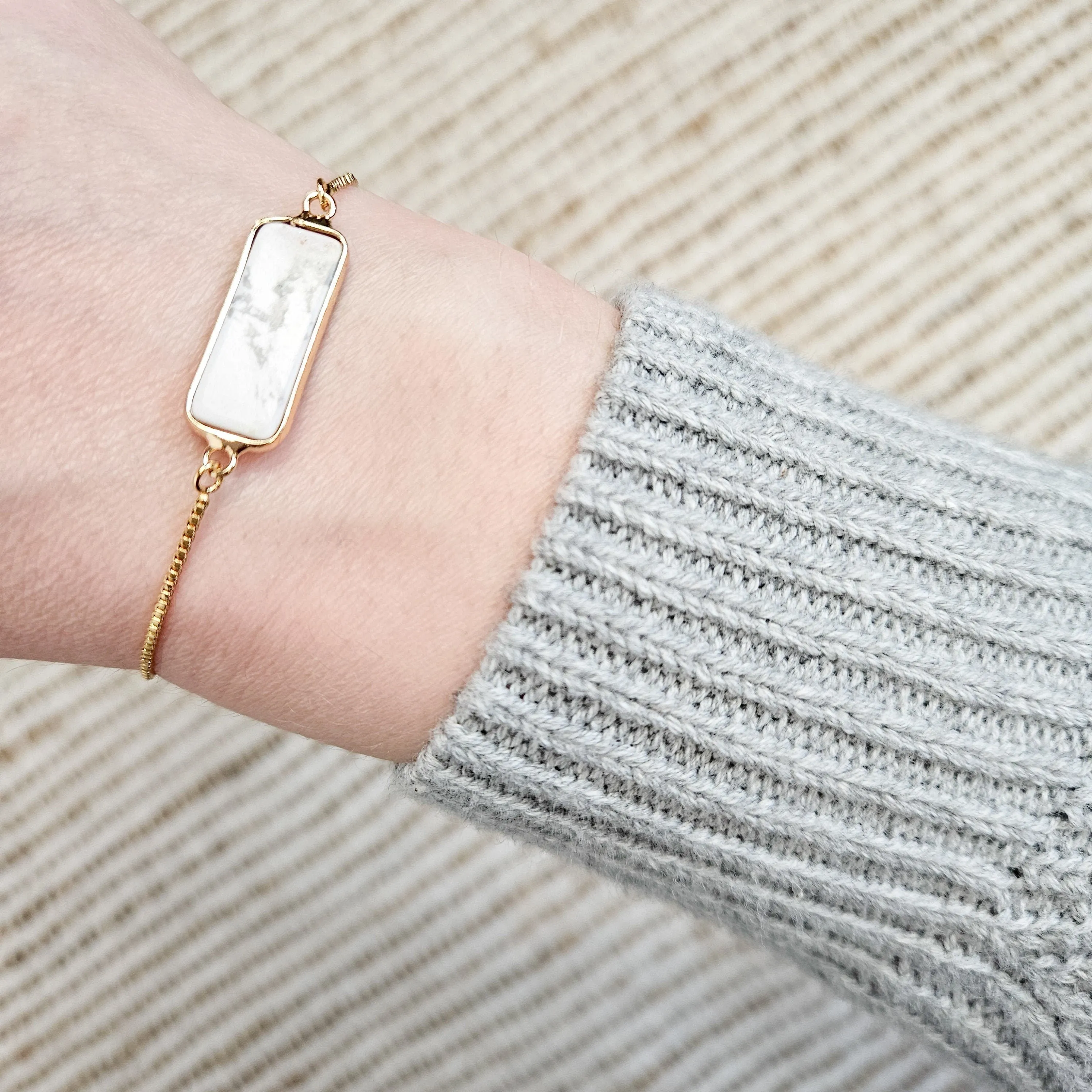 Adjustable Bar Bracelet with Howlite Crystal