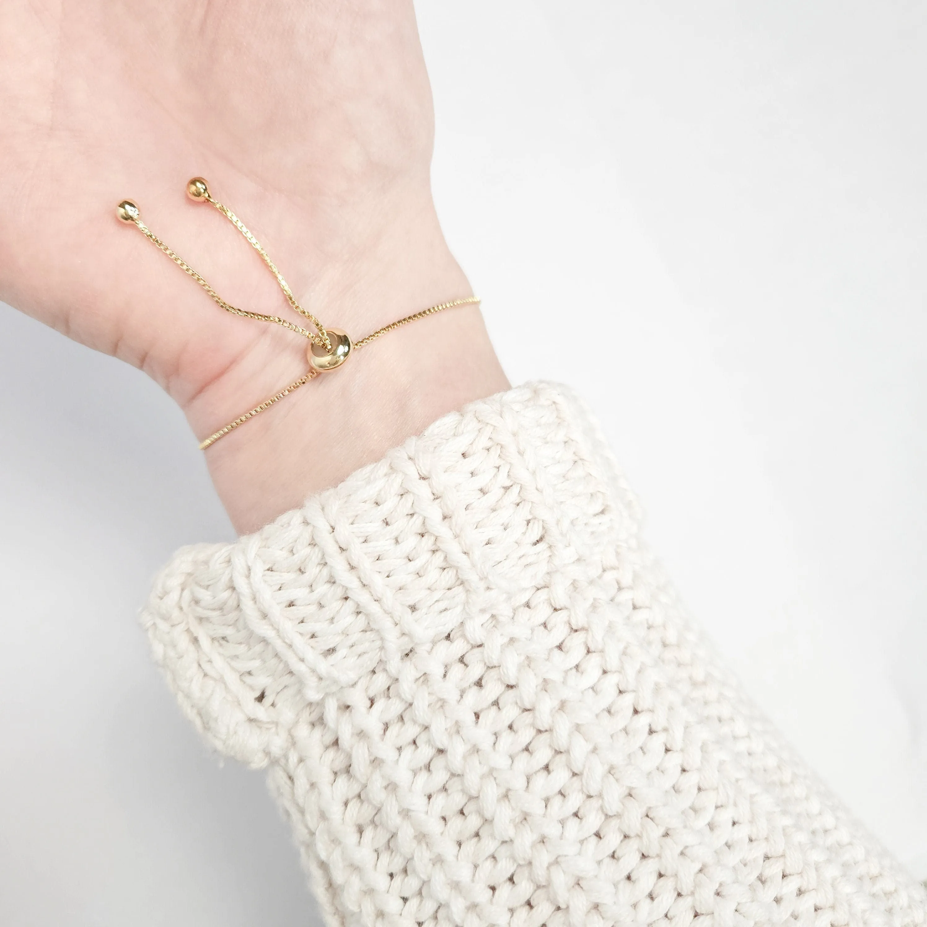 Adjustable Bar Bracelet with Howlite Crystal