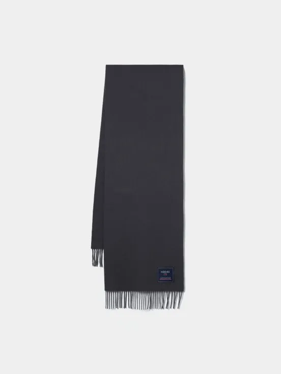 Wool scarf featuring fringes